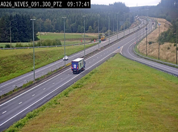 <h2>Webcam autoroute A26/E25 à hauteur de Vaux-sur-Sûre (Nives), à la jonction avec la N848 en direction de Liège - BK 91,3</h2>