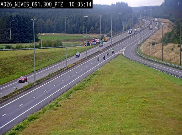 <h2>Webcam autoroute A26/E25 à hauteur de Vaux-sur-Sûre (Nives), à la jonction avec la N848 en direction de Liège - BK 91,3</h2>