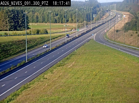 <h2>Webcam autoroute A26/E25 à hauteur de Vaux-sur-Sûre (Nives), à la jonction avec la N848 en direction de Liège - BK 91,3</h2>