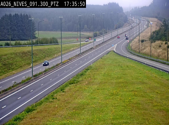 <h2>Webcam autoroute A26/E25 à hauteur de Vaux-sur-Sûre (Nives), à la jonction avec la N848 en direction de Liège - BK 91,3</h2>