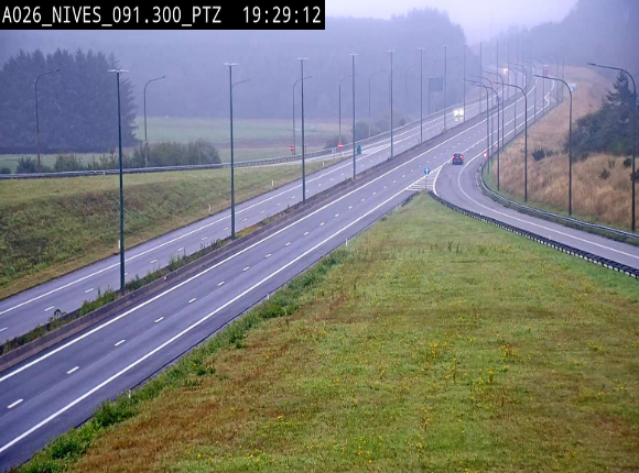 <h2>Webcam autoroute A26/E25 à hauteur de Vaux-sur-Sûre (Nives), à la jonction avec la N848 en direction de Liège - BK 91,3</h2>