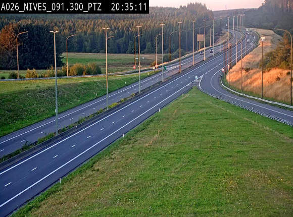 <h2>Webcam autoroute A26/E25 à hauteur de Vaux-sur-Sûre (Nives), à la jonction avec la N848 en direction de Liège - BK 91,3</h2>