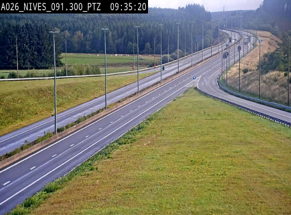 <h2>Webcam autoroute A26/E25 à hauteur de Vaux-sur-Sûre (Nives), à la jonction avec la N848 en direction de Liège - BK 91,3</h2>