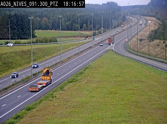 <h2>Webcam autoroute A26/E25 à hauteur de Vaux-sur-Sûre (Nives), à la jonction avec la N848 en direction de Liège - BK 91,3</h2>