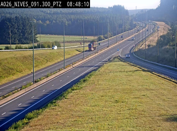 <h2>Webcam autoroute A26/E25 à hauteur de Vaux-sur-Sûre (Nives), à la jonction avec la N848 en direction de Liège - BK 91,3</h2>