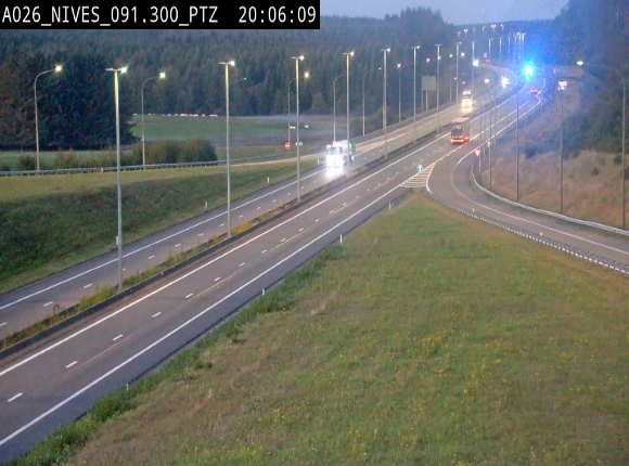 <h2>Webcam autoroute A26/E25 à hauteur de Vaux-sur-Sûre (Nives), à la jonction avec la N848 en direction de Liège - BK 91,3</h2>