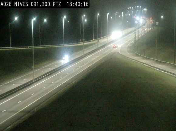 <h2>Webcam autoroute A26/E25 à hauteur de Vaux-sur-Sûre (Nives), à la jonction avec la N848 en direction de Liège - BK 91,3</h2>