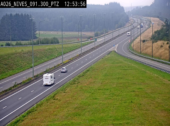 <h2>Webcam autoroute A26/E25 à hauteur de Vaux-sur-Sûre (Nives), à la jonction avec la N848 en direction de Liège - BK 91,3</h2>