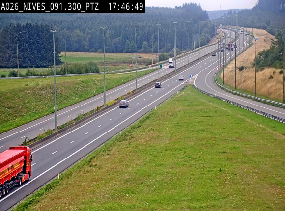 <h2>Webcam autoroute A26/E25 à hauteur de Vaux-sur-Sûre (Nives), à la jonction avec la N848 en direction de Liège - BK 91,3</h2>
