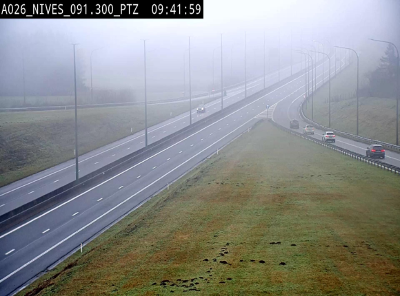 <h2>Webcam autoroute A26/E25 à hauteur de Vaux-sur-Sûre (Nives), à la jonction avec la N848 en direction de Liège - BK 91,3</h2>