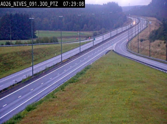 <h2>Webcam autoroute A26/E25 à hauteur de Vaux-sur-Sûre (Nives), à la jonction avec la N848 en direction de Liège - BK 91,3</h2>