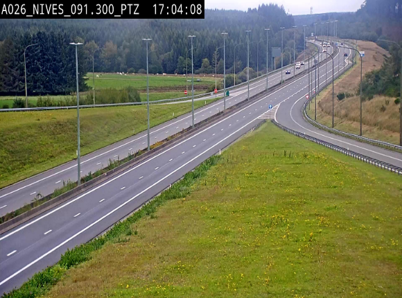 <h2>Webcam autoroute A26/E25 à hauteur de Vaux-sur-Sûre (Nives), à la jonction avec la N848 en direction de Liège - BK 91,3</h2>