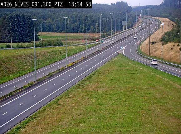 <h2>Webcam autoroute A26/E25 à hauteur de Vaux-sur-Sûre (Nives), à la jonction avec la N848 en direction de Liège - BK 91,3</h2>