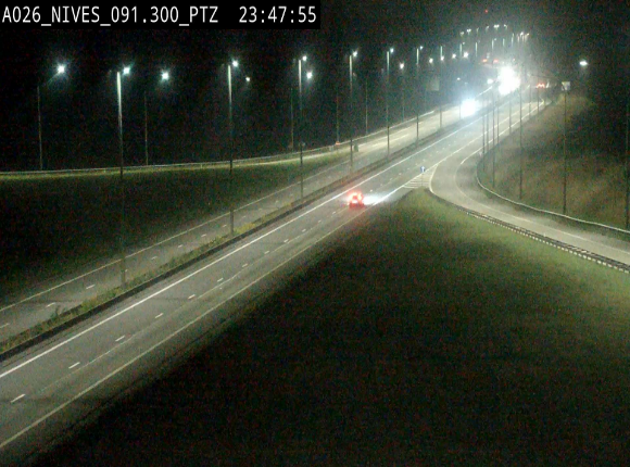 <h2>Webcam autoroute A26/E25 à hauteur de Vaux-sur-Sûre (Nives), à la jonction avec la N848 en direction de Liège - BK 91,3</h2>