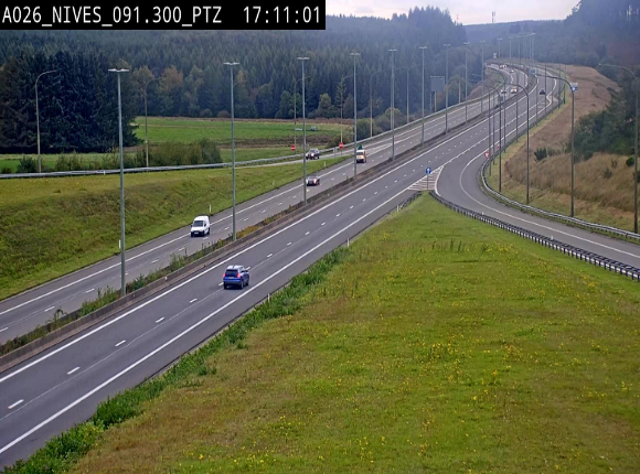 <h2>Webcam autoroute A26/E25 à hauteur de Vaux-sur-Sûre (Nives), à la jonction avec la N848 en direction de Liège - BK 91,3</h2>