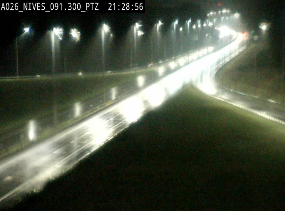 <h2>Webcam autoroute A26/E25 à hauteur de Vaux-sur-Sûre (Nives), à la jonction avec la N848 en direction de Liège - BK 91,3</h2>