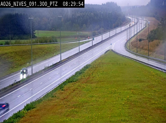<h2>Webcam autoroute A26/E25 à hauteur de Vaux-sur-Sûre (Nives), à la jonction avec la N848 en direction de Liège - BK 91,3</h2>