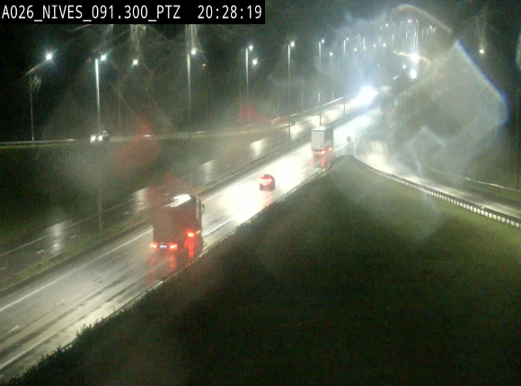 <h2>Webcam autoroute A26/E25 à hauteur de Vaux-sur-Sûre (Nives), à la jonction avec la N848 en direction de Liège - BK 91,3</h2>