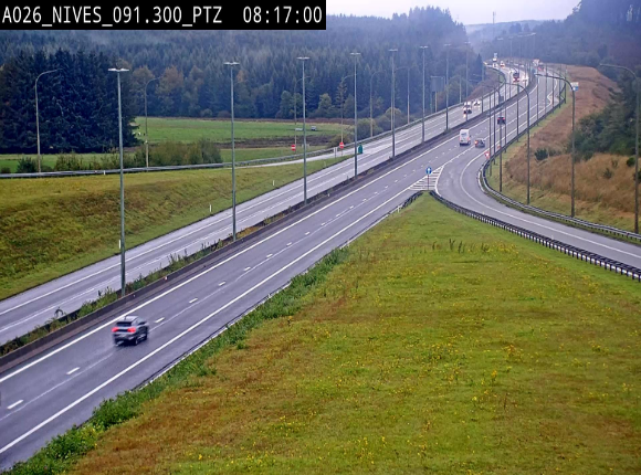 <h2>Webcam autoroute A26/E25 à hauteur de Vaux-sur-Sûre (Nives), à la jonction avec la N848 en direction de Liège - BK 91,3</h2>