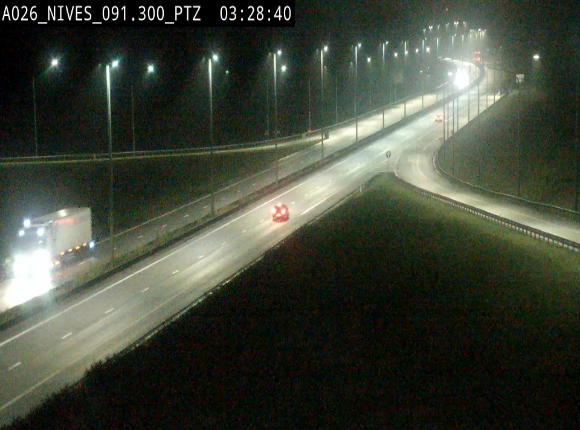 <h2>Webcam autoroute A26/E25 à hauteur de Vaux-sur-Sûre (Nives), à la jonction avec la N848 en direction de Liège - BK 91,3</h2>