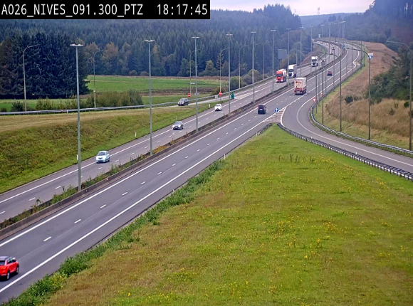 <h2>Webcam autoroute A26/E25 à hauteur de Vaux-sur-Sûre (Nives), à la jonction avec la N848 en direction de Liège - BK 91,3</h2>