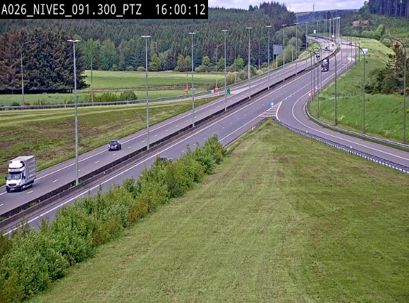 <h2>Webcam autoroute A26/E25 à hauteur de Vaux-sur-Sûre (Nives), à la jonction avec la N848 en direction de Liège - BK 91,3</h2>