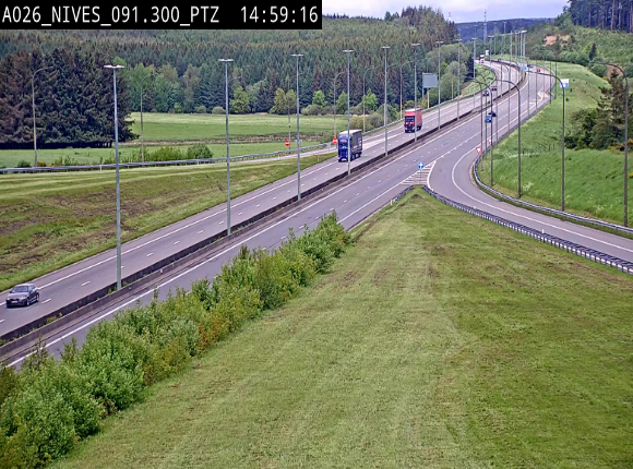 Webcam autoroute A26/E25 à hauteur de Vaux-sur-Sûre (Nives), à la jonction avec la N848 en direction de Liège - BK 91,3