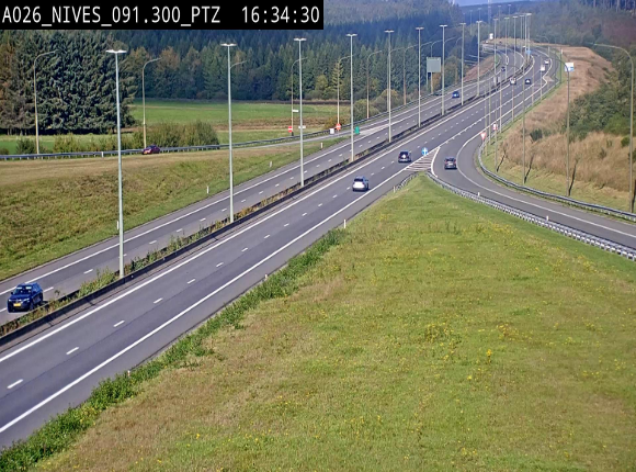 <h2>Webcam autoroute A26/E25 à hauteur de Vaux-sur-Sûre (Nives), à la jonction avec la N848 en direction de Liège - BK 91,3</h2>