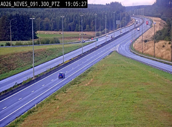 <h2>Webcam autoroute A26/E25 à hauteur de Vaux-sur-Sûre (Nives), à la jonction avec la N848 en direction de Liège - BK 91,3</h2>