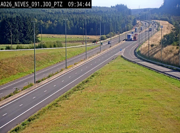 <h2>Webcam autoroute A26/E25 à hauteur de Vaux-sur-Sûre (Nives), à la jonction avec la N848 en direction de Liège - BK 91,3</h2>
