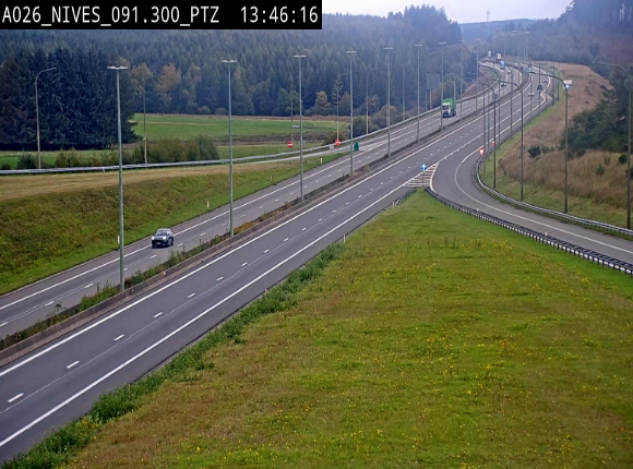 <h2>Webcam autoroute A26/E25 à hauteur de Vaux-sur-Sûre (Nives), à la jonction avec la N848 en direction de Liège - BK 91,3</h2>