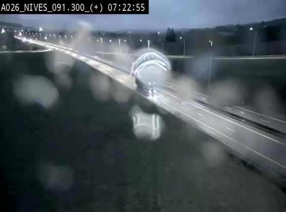 <h2>Webcam autoroute A26/E25 à hauteur de Vaux-sur-Sûre (Nives), à la jonction avec la N848 en direction de Luxembourg - BK 91,3</h2>