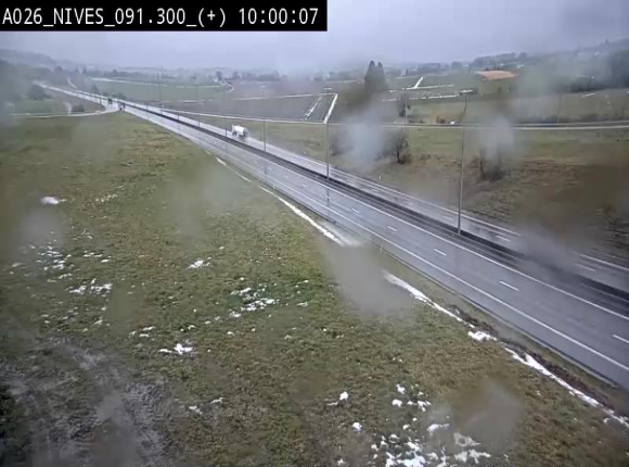 <h2>Webcam autoroute A26/E25 à hauteur de Vaux-sur-Sûre (Nives), à la jonction avec la N848 en direction de Luxembourg - BK 91,3</h2>