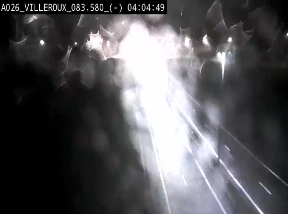 Webcam autoroute A26/E25 à hauteur de Vaux-sur-Sûre, à la jonction avec la N85 en direction de Liège - BK 83.6