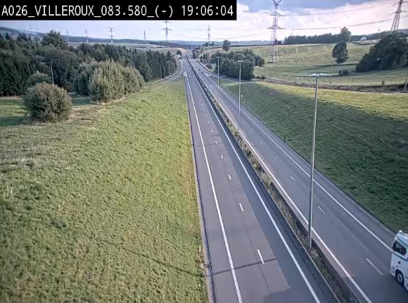 <h2>Webcam autoroute A26/E25 à hauteur de Vaux-sur-Sûre, à la jonction avec la N85 en direction de Liège - BK 83.6</h2>