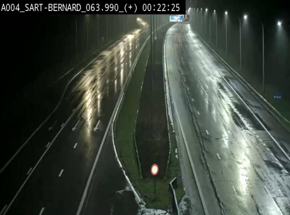 <h2>Webcam sur l'E411 à hauteur de la jonction avec la N4 à la sortie de Namur. Vue orientée vers Luxembourg</h2>
