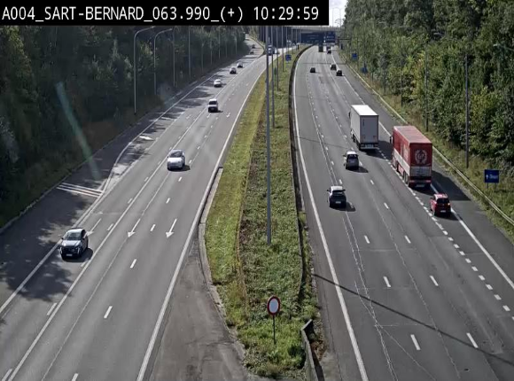 <h2>Webcam sur l'E411 à hauteur de la jonction avec la N4 à la sortie de Namur. Vue orientée vers Luxembourg</h2>
