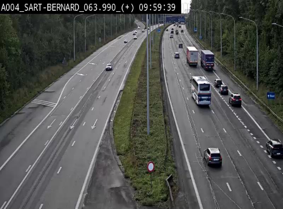 <h2>Webcam sur l'E411 à hauteur de la jonction avec la N4 à la sortie de Namur. Vue orientée vers Luxembourg</h2>