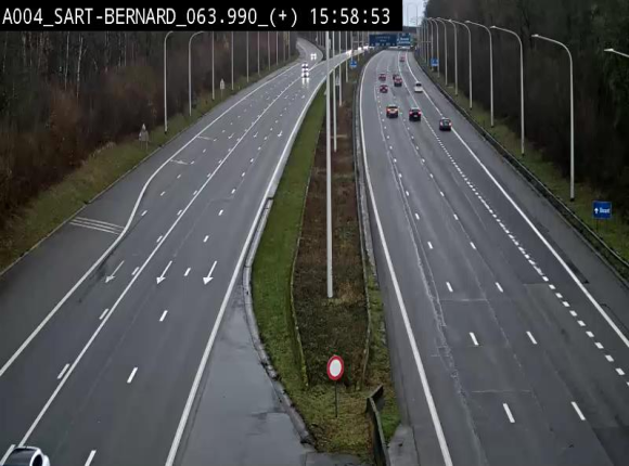 Webcam sur l'E411 à hauteur de la jonction avec la N4 à la sortie de Namur. Vue orientée vers Luxembourg