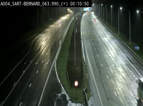 <h2>Webcam sur l'E411 à hauteur de la jonction avec la N4 à la sortie de Namur. Vue orientée vers Luxembourg</h2>