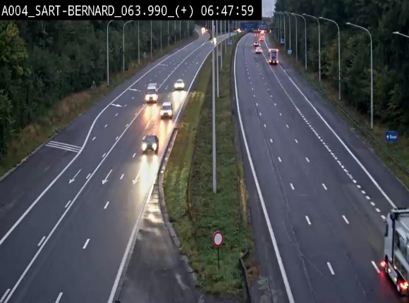 <h2>Webcam sur l'E411 à hauteur de la jonction avec la N4 à la sortie de Namur. Vue orientée vers Luxembourg</h2>