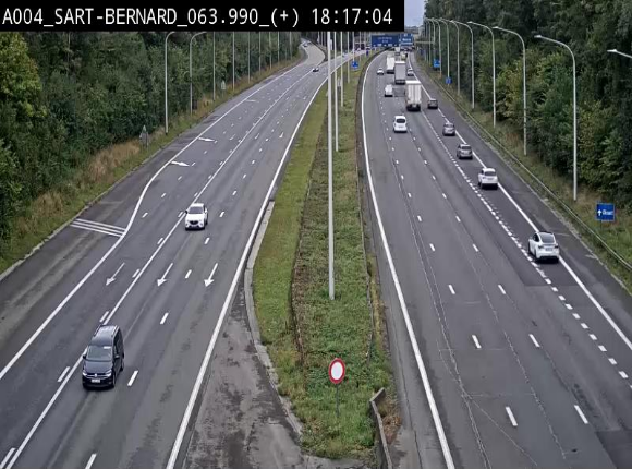 <h2>Webcam sur l'E411 à hauteur de la jonction avec la N4 à la sortie de Namur. Vue orientée vers Luxembourg</h2>