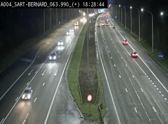 Webcam sur l'E411 à hauteur de la jonction avec la N4 à la sortie de Namur. Vue orientée vers Luxembourg