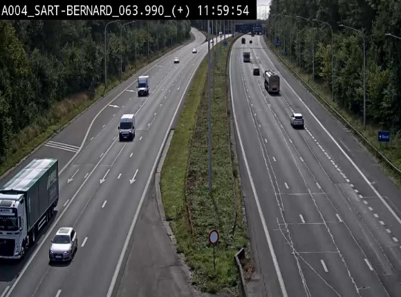 <h2>Webcam sur l'E411 à hauteur de la jonction avec la N4 à la sortie de Namur. Vue orientée vers Luxembourg</h2>