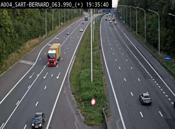 <h2>Webcam sur l'E411 à hauteur de la jonction avec la N4 à la sortie de Namur. Vue orientée vers Luxembourg</h2>
