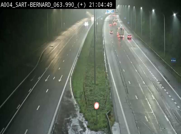 <h2>Webcam sur l'E411 à hauteur de la jonction avec la N4 à la sortie de Namur. Vue orientée vers Luxembourg</h2>