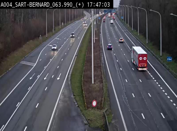 Webcam sur l'E411 à hauteur de la jonction avec la N4 à la sortie de Namur. Vue orientée vers Luxembourg