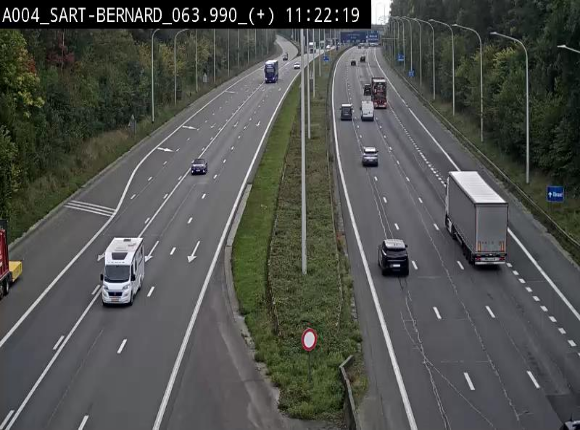<h2>Webcam sur l'E411 à hauteur de la jonction avec la N4 à la sortie de Namur. Vue orientée vers Luxembourg</h2>