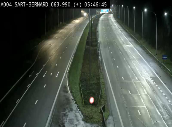 Webcam sur l'E411 à hauteur de la jonction avec la N4 à la sortie de Namur. Vue orientée vers Luxembourg