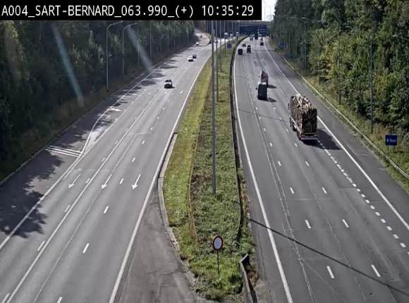 <h2>Webcam sur l'E411 à hauteur de la jonction avec la N4 à la sortie de Namur. Vue orientée vers Luxembourg</h2>